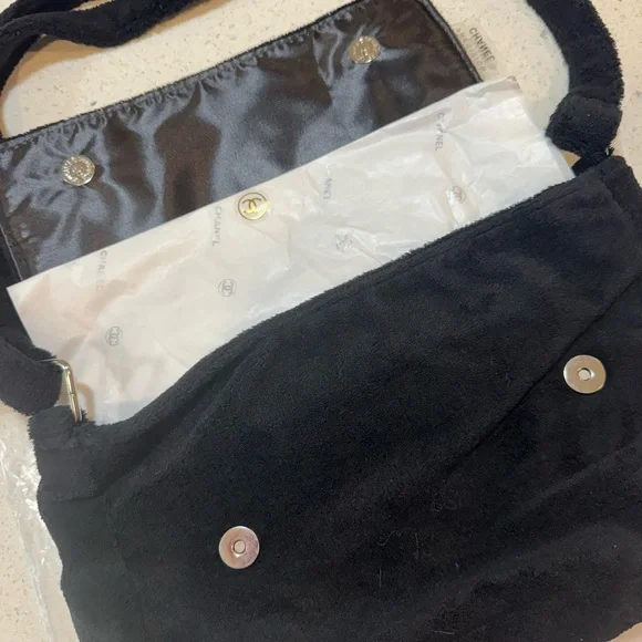 Chanel Black Shoulder/Crossbody authentic GWP - Picture 11 of 13